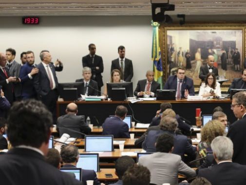 Câmara – CCJ aprova teste de paternidade com DNA de parentes