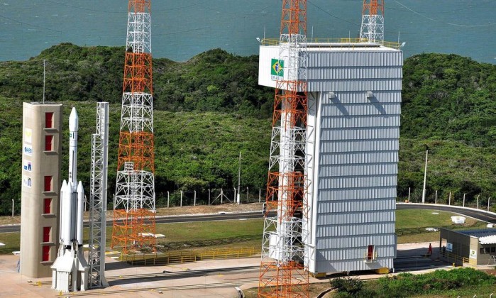Planalto – Presidente entrega títulos de propriedade rural no Centro de Lançamento de Alcântara