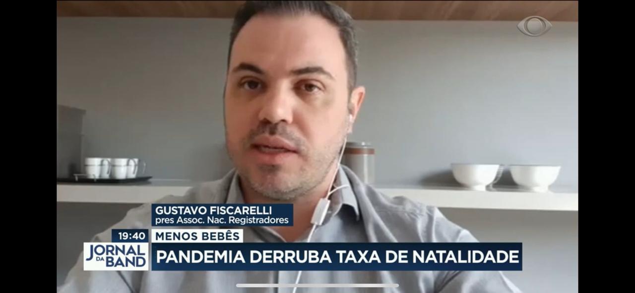 Efeitos da pandemia na taxa de natalidade do Brasil são temas de entrevista ao Jornal da Band
