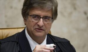 Procurador-geral da República questiona reestruturação de cartórios no Paraná